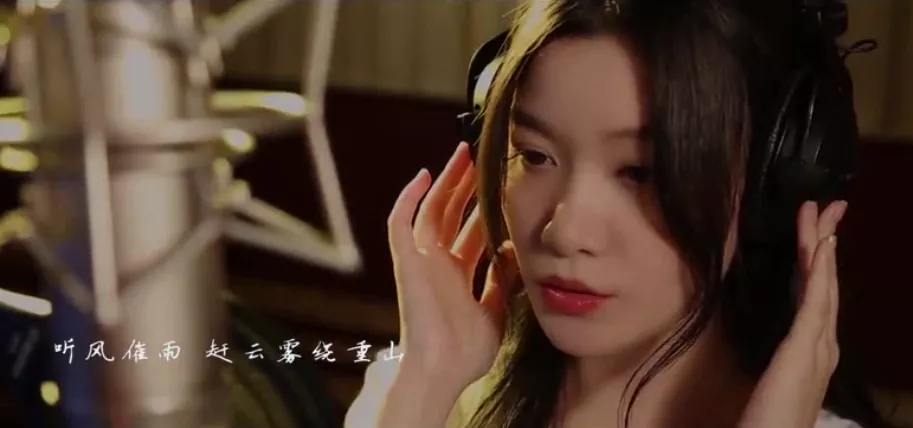 酒剑|风小筝将为电影《酒剑》演唱主题曲，微博晒古韵美照，并附带《归还》MV视频