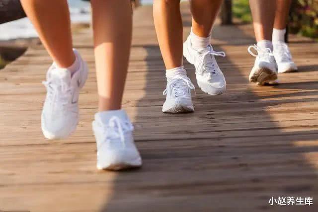 「长寿」血糖高不高，看这4个地方早知道！降血糖：戒掉三习，做好5件事！