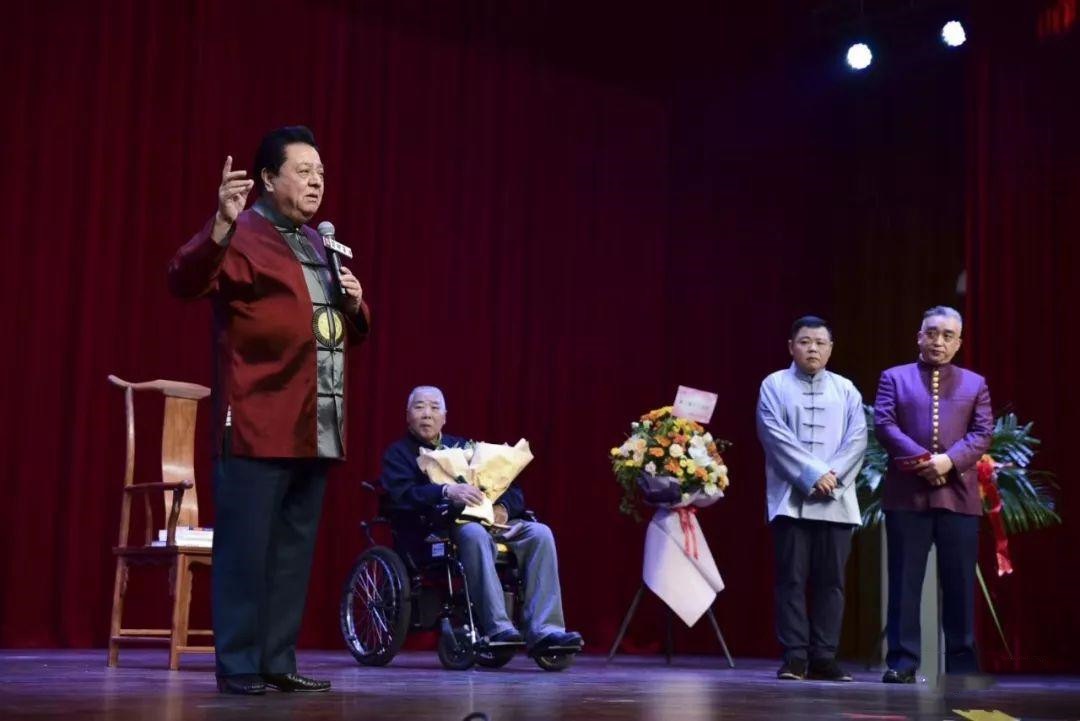黄家驹|走红后抛弃恩师，侮辱黄家驹遭封杀，不知收敛如今还高调收徒