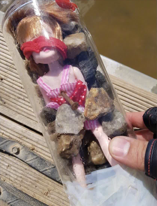 「鲫鱼」钓鱼钓上来的奇怪东西,谁来告诉我这些玩意儿都是啥?