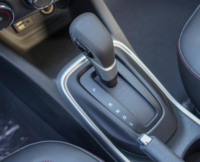 『本田雅阁』停产5年满血复活,比奕泽拉风,5.1升油耗,叫板本田XRV