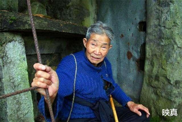 映真|94岁孤寡老人自修“活人墓”,14年花费26万,内设机关暗器