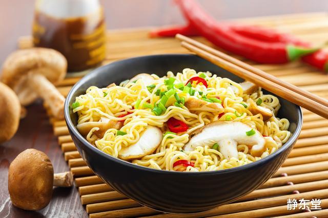 「糖尿病」为啥糖尿病人群越来越多？提醒：尽量远离5类零食，嘴馋也要忍住