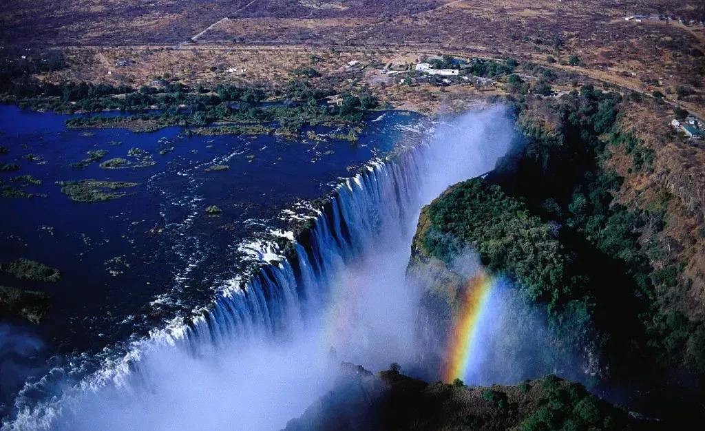 「刚果河」世界最深的河流，年径流量1.3万亿立方米，大西洋都有点怕它