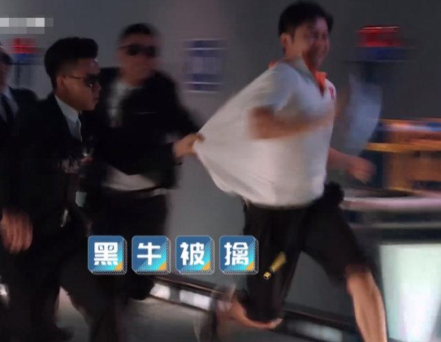 李晨@有种跑男地位叫李晨，开锁失败时，郑恺蹦出一句话，baby沉默