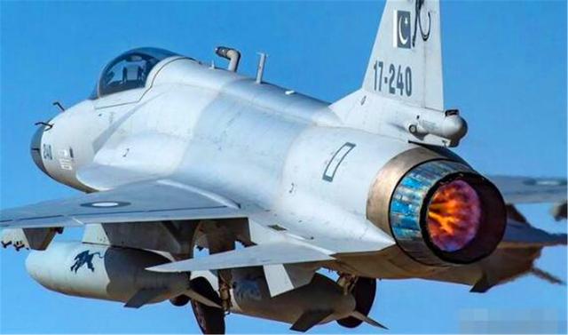 『枭龙』凑钱也要买中国战机，绝不考虑美俄，与中国合作让巴铁大赚一笔