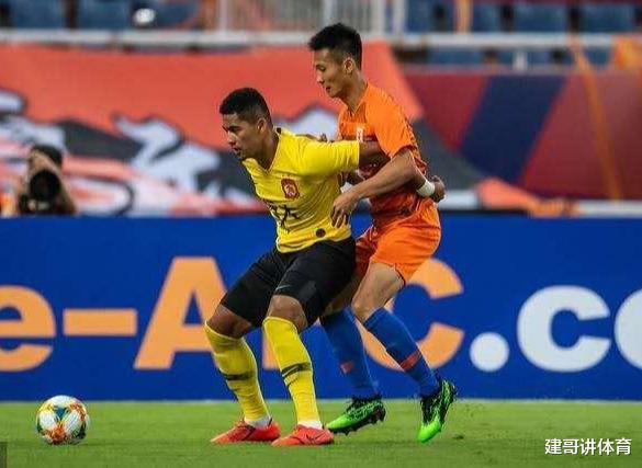 「蒋光太」恒大正与国际足联博弈，跟队记者：蒋光太入选英国家队是被动之举