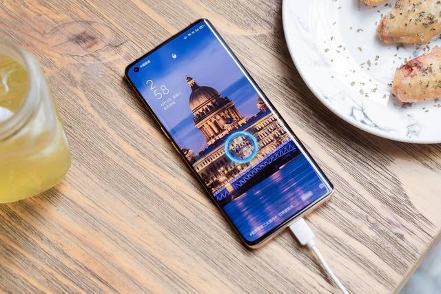 iphone12|iPhone 12无缘LTPO屏幕？行业大牛透露真相，屏幕今年还得看绿厂