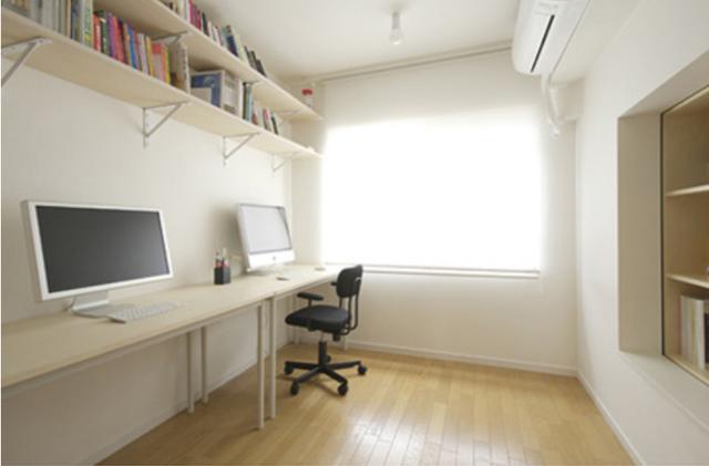 @头次见这种设计，利用墙面10公分做个隐藏式书房，自带一个卡座！