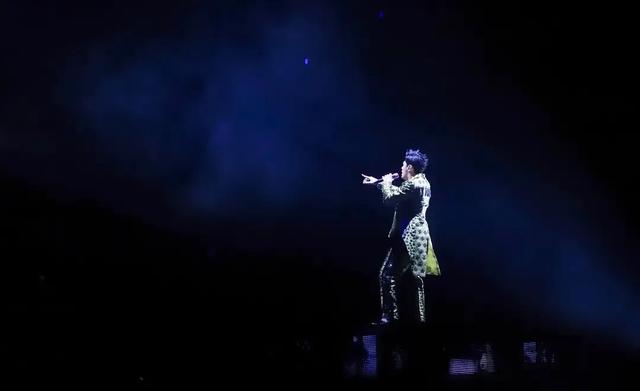 [华语乐坛]流量艺人登顶华语乐坛？华语乐坛毁于今天！