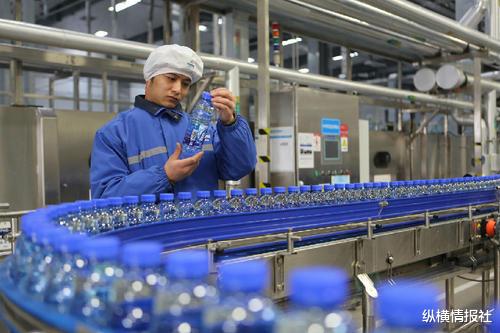 娃哈哈|过河就拆桥，一年进账6百亿却弄垮中国企业，你还以为它是国货？