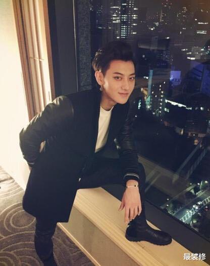 黄子韬|黄子韬炫富新高度，美国豪宅过亿，光手板就一屋子，不愧是富二代