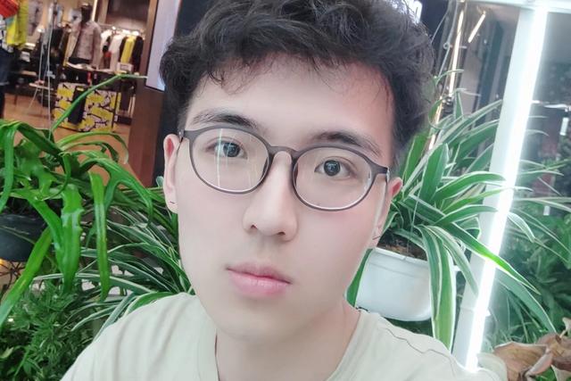 [护肤品]近期自用护肤品分享：别以为美妆博主的护肤品都很浮夸