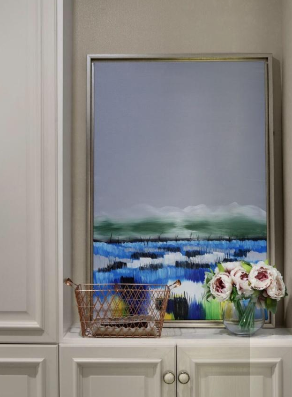 []120㎡轻奢美式，都说一进门就被迷住，我却独爱折叠窗沙发背景墙?