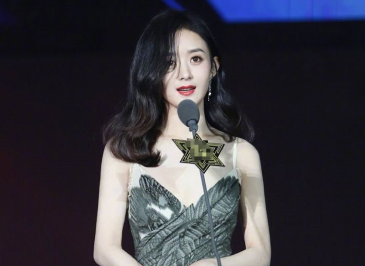 赵丽颖|路人镜头下的赵丽颖长啥样？去掉美颜滤镜后，这颜值也太真实了