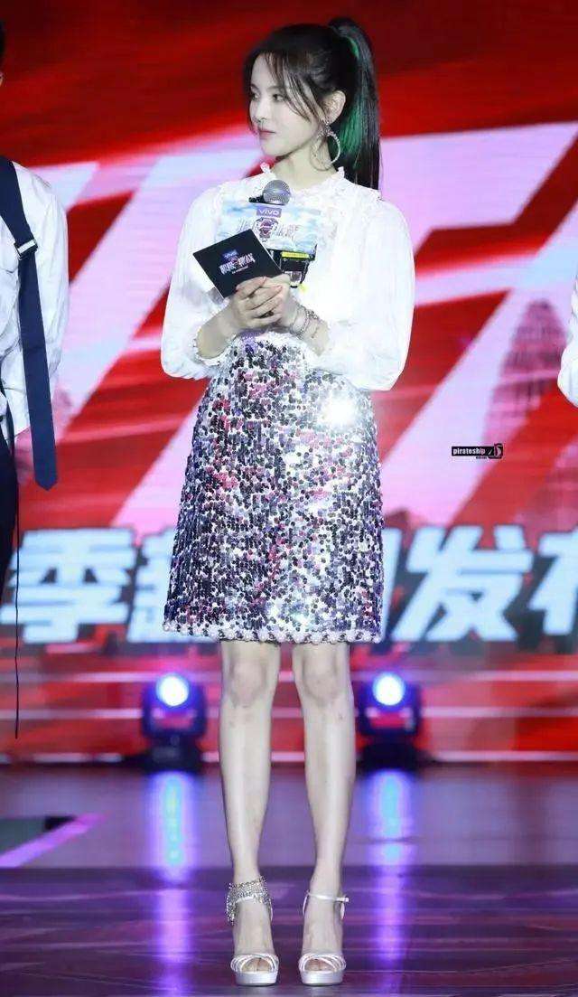 「杨超越」《极限挑战》嘉宾越来越拼，节目却越演越乱，杨超越表情说明问题