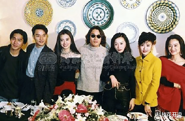 章子怡|无法重拍瞬间：邓丽君给三毛颁奖，挑水的章子怡，光肩膀拍摄的陈凯歌张艺谋