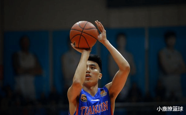 『中国男篮』再见易建联！四大本土内线等待上位，中国男篮迎来更新换代