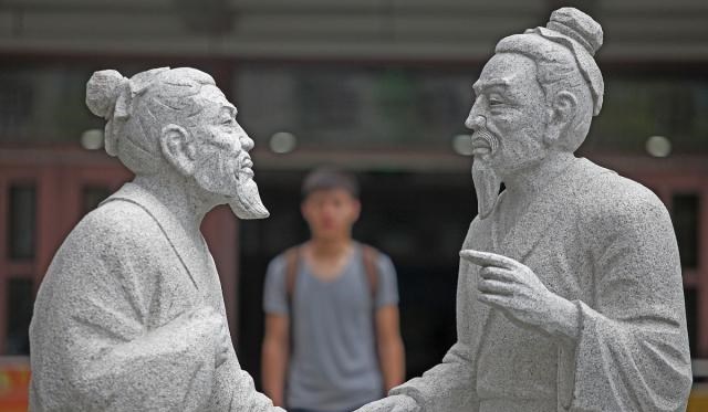 「」就业率最低的5个专业，大学辅导员都不建议报考，学生要慎重