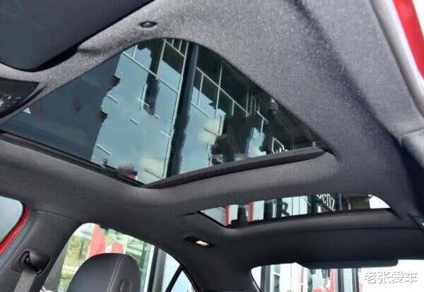 「奔驰A级」年轻人也买得起的奔驰,如今跌到14万,30天卖出7019辆,迷倒一片