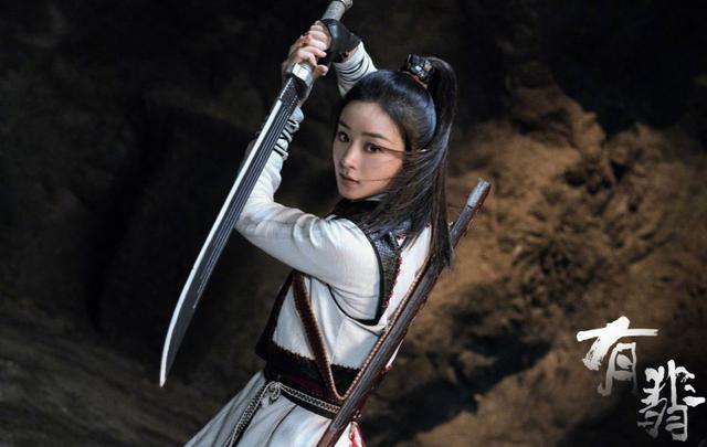 『邹兆龙』有种杀青照叫赵丽颖，独创背影告别仪式，终于知道她为何那么红了