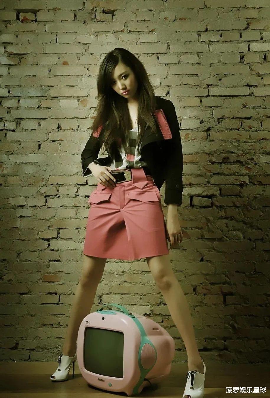 电影|虽然她改了3次名字,但是我只记住了她那双又白又长又直的腿!