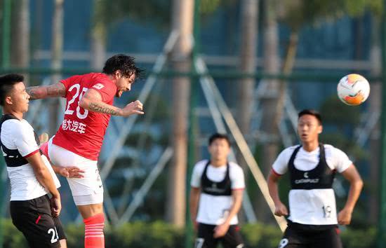 「广州恒大」1场5比0让恒大收获3大惊喜！19岁红星横空出世，中国莫德里奇闪耀