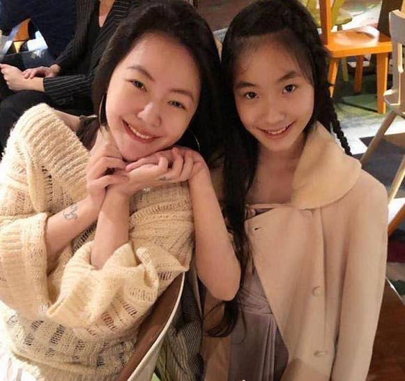小S|小S曝自家二女儿早恋，直言让她感觉到想吐，老公直接气的锤墙