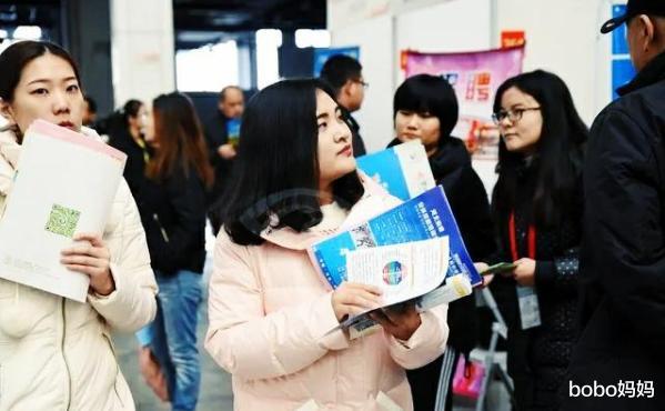 |大学里“最坑人”的几个专业,看似热门,实则毕业后很难就业