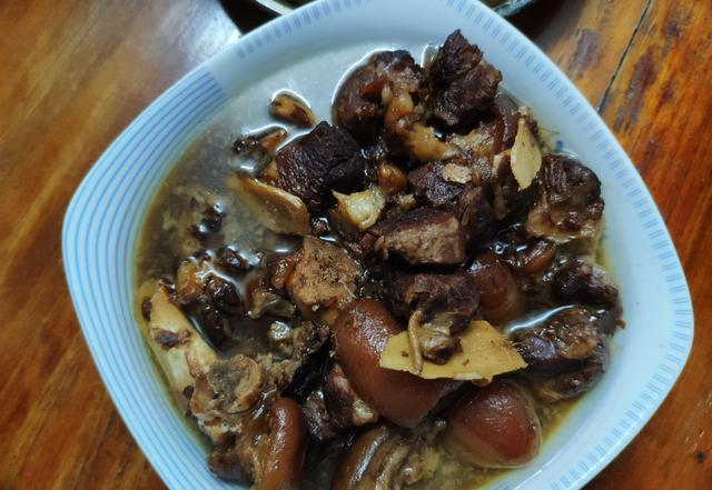 「苦瓜」晒晒我家端午节菜谱，8菜1汤摆满桌，只花了300元，比去饭店还舒服