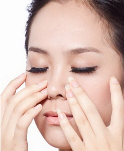 「护肤」自以为是护肤，其实特别伤脸的3个小习惯，第1个大部分人都有