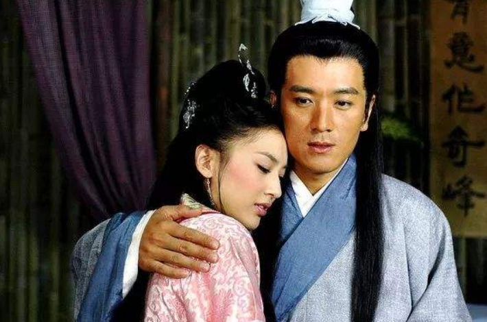 黄圣依|11年前，杨子捧颖儿当女主黄圣依作配，发布会黄直接把颖儿关门外