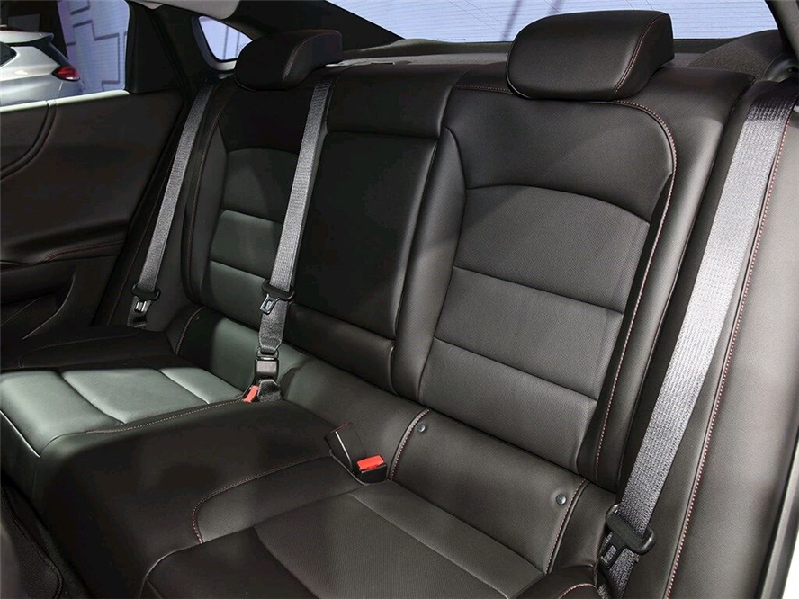 「轿跑」救不活的合资B级！车长近5米比A4L还漂亮，一路跌破12万，没人买