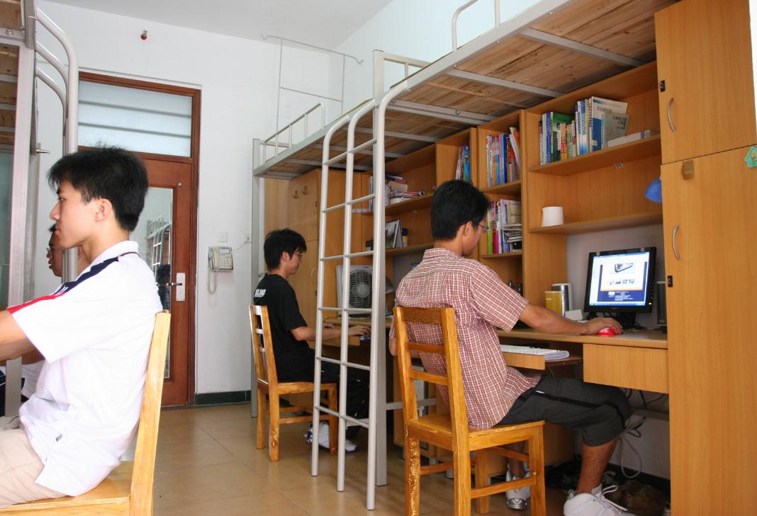 大学|大一新生：开学报到要带这4样东西，过来人建议，少一样都很麻烦