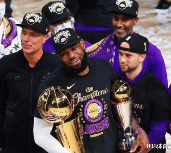 唐艺昕|最爱詹皇! 蕾哈娜为湖人夺冠献唱皇后乐队名曲: 我们是冠军