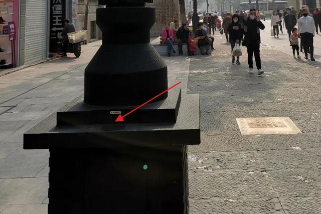 华为|街头路灯开始支持无线充电了，15分钟充满八成