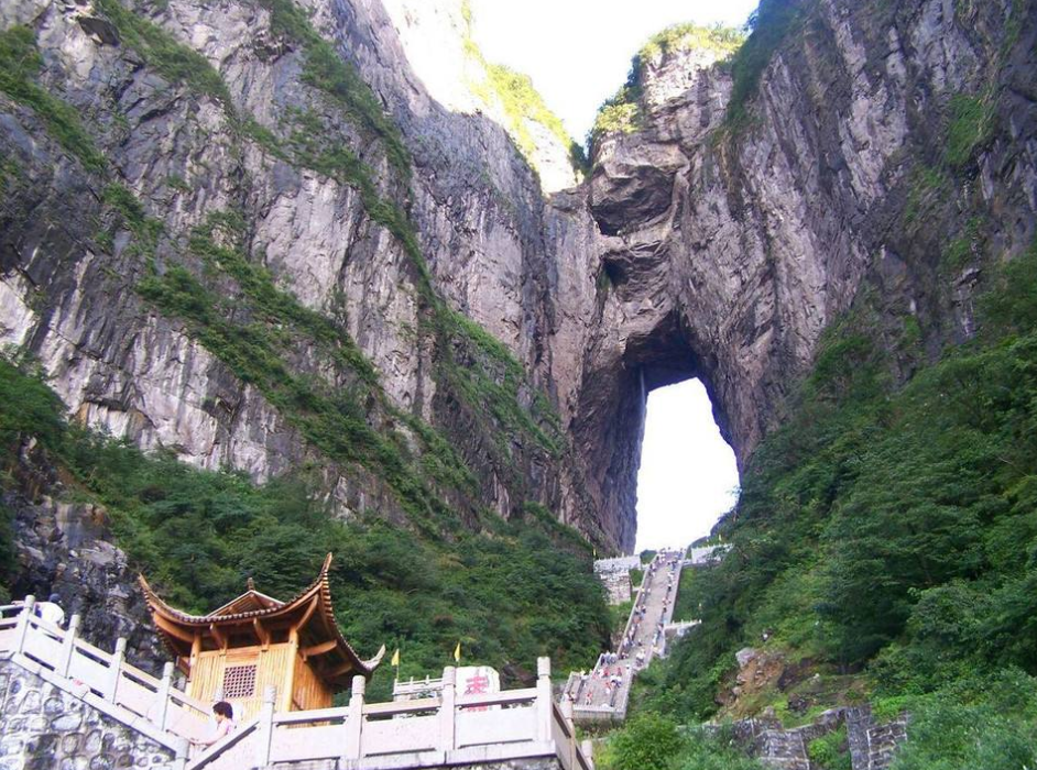 张家界|我国这两座“无奈”城市，只因名气太大，常常被认为是景区