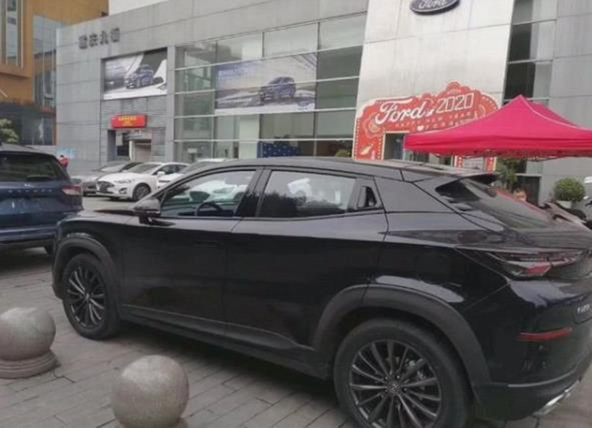 「长安汽车」再等18天!长安“黑豹”将上市,比领克05还漂亮,11万起档次超50万