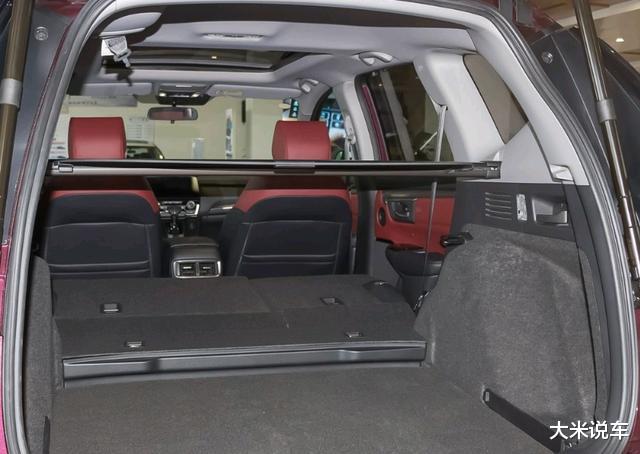 本田CRV:本田“颜值王”到店!新款油耗4.9L,破百只需7.8S,价格很亲民