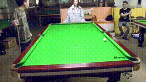 熊猫|“夏天，女生不要穿肉色的衣服啊，我以为眼花了”哈哈哈，还好我带了眼镜