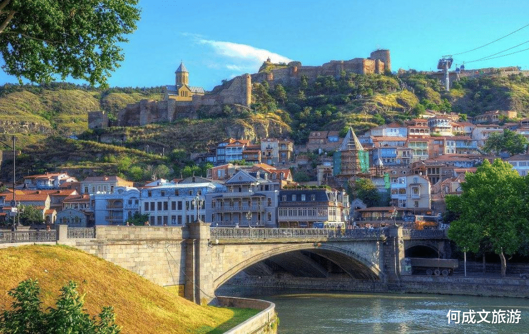 【八月战事】世界上最“安全”的国家之一，5万就能买房，去玩的中国人还不多