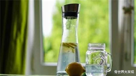 「科学家」水加热到105℃会怎样，科学家做出实验，结果让人无法想象