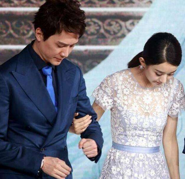 冯绍峰|看完冯绍峰和倪妮合照，再看看冯绍峰和赵丽颖合照，你发现什么了？