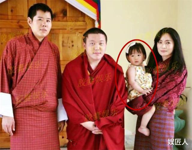 30歲不丹王後親姐姐曝光！嫁給國王弟弟生下一女，三人同框神相似-圖3