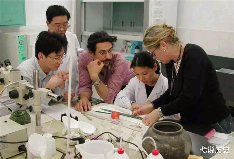 弋说历史|河南老汉钓到一只“乌龟”，其背插四支箭，专家：这一竿值18亿