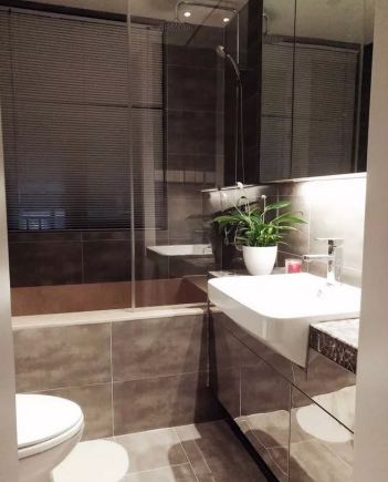 |老公在沙发墙做了个柜子，被我发到业主群，群消息快要被弹爆了！