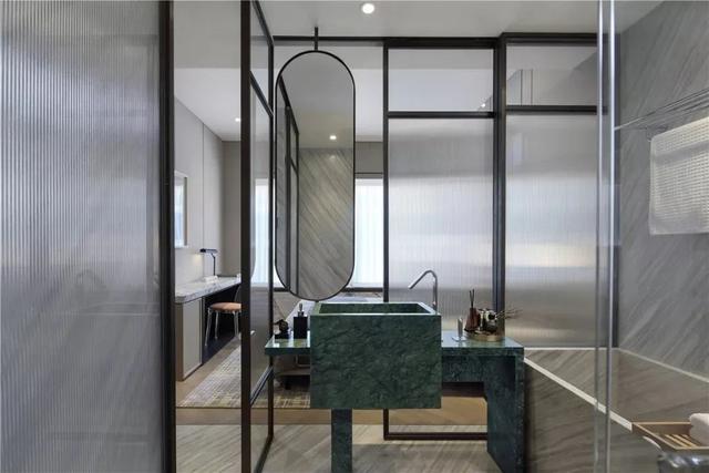 |169㎡现代风大宅，高级材质、宽敞采光，营造低调的奢华感