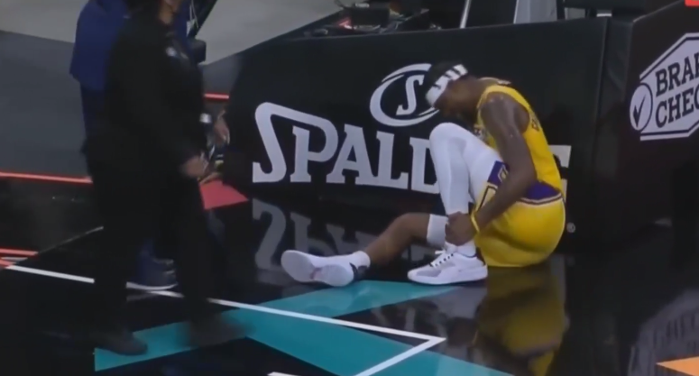 湖人隊(duì)|60+22+15！詹眉帶隊(duì)逆轉(zhuǎn)，三分13中7投瘋，湖人官方更新波普傷情！