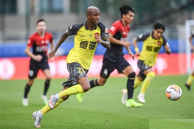 广州恒大|央视直播中超巅峰对决！广州恒大对阵北京国安，谁能笑到最后？