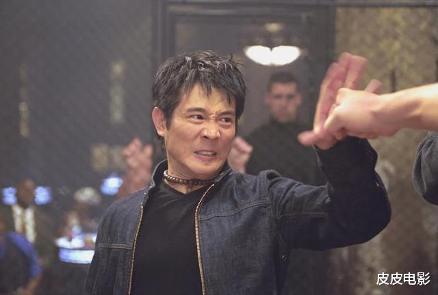 李连杰|因一张海报，内地无法公映，李连杰用亲身经历告诉明星：接片慎重
